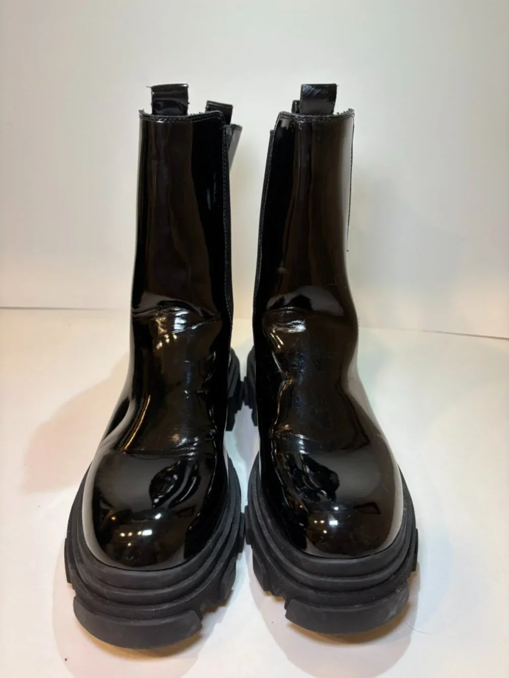 Dream Pairs DMB212 Chunky Platform Chelsea Boots Black Glossy Lug Sole Size 10
